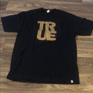 TRUE tee